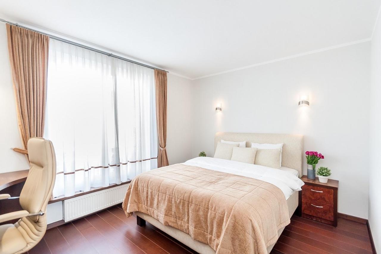 Central Apartment In Gedimino Av By Urban Rent Аеропорт Вільнюс Екстер'єр фото